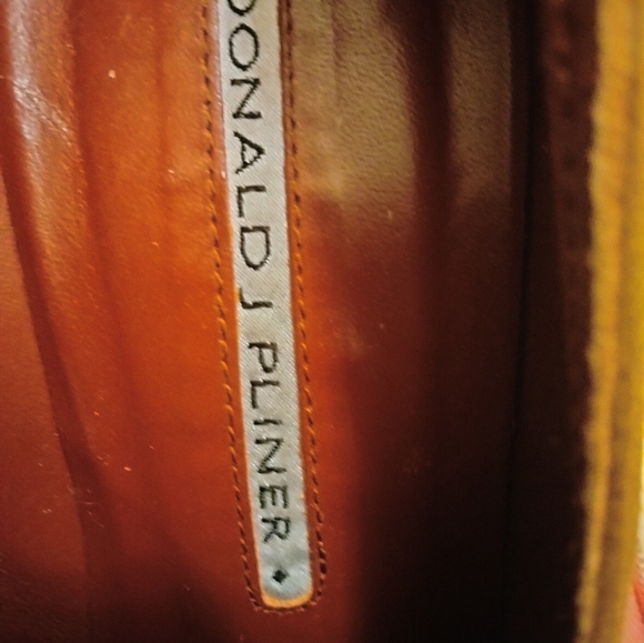 Suede pumps - Picture 2 of 15